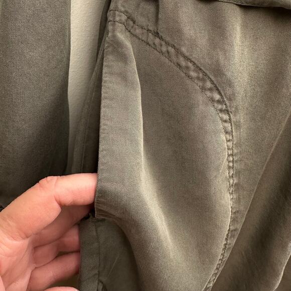 Evereve Peyton Shirt Dress Utility Dress Button Up Pockets Belted Olive Medium - Picture 8 of 12